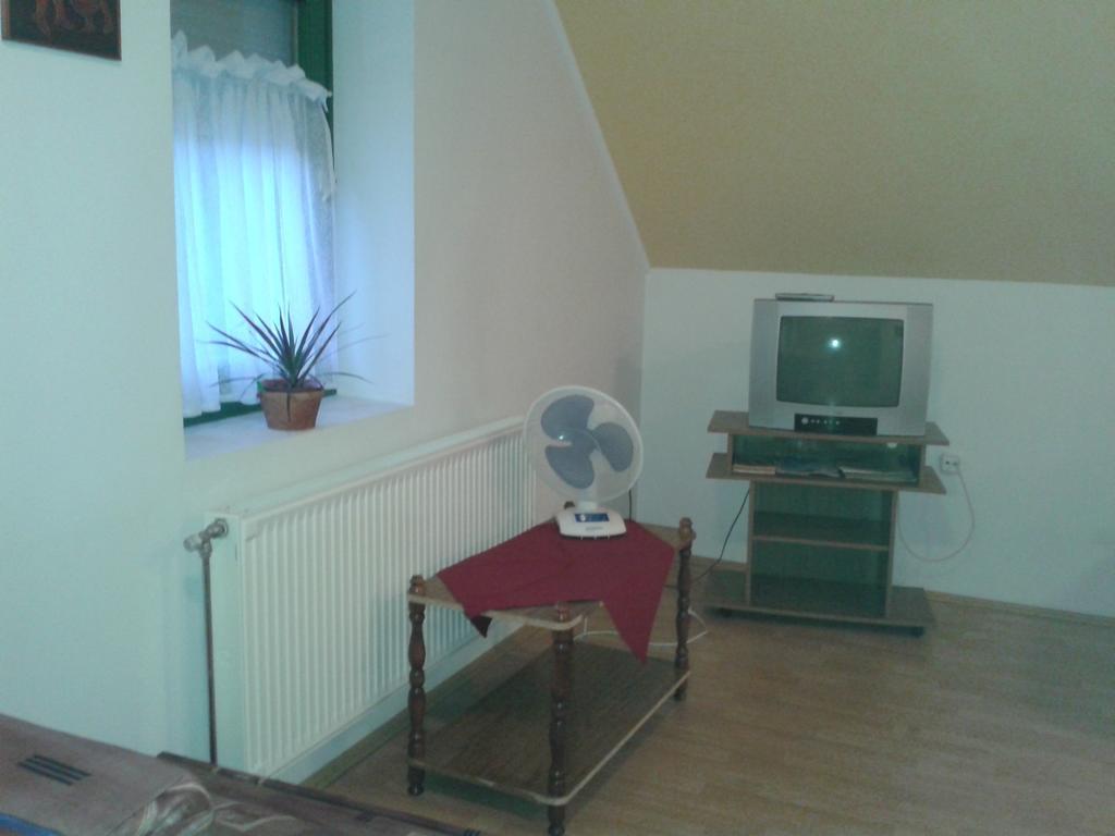 Feherszeker Apartmanok Abádszalók Oda fotoğraf
