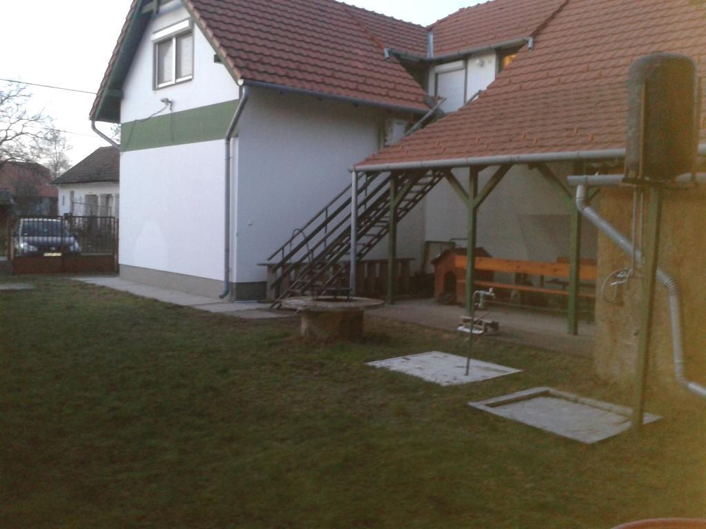 Feherszeker Apartmanok Abádszalók Oda fotoğraf